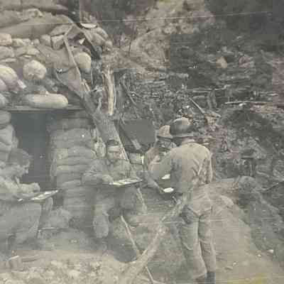 4 Soldiers