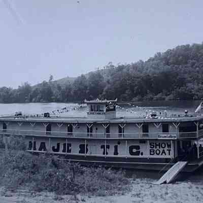 Majestic Showboat, 1950s
