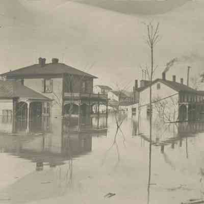 1907 Flood, Broadway Street