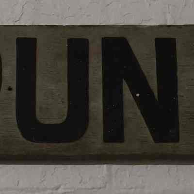 Skull Run Ferry Sign