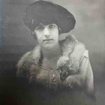 Unknown Woman, 1920s