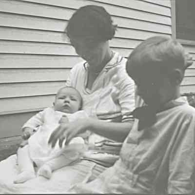 Beatrice Bartley and Children