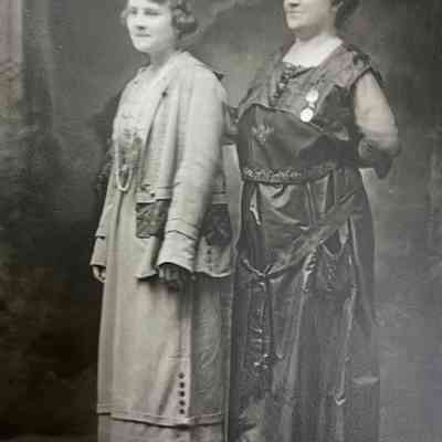 Mrs.Phillips and daughter Pearl Phillips