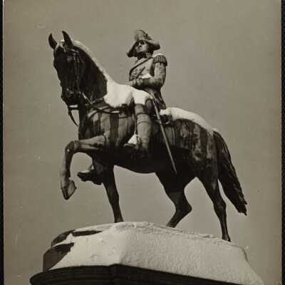 Ball's statue of Washington. Public Gardens, Boston