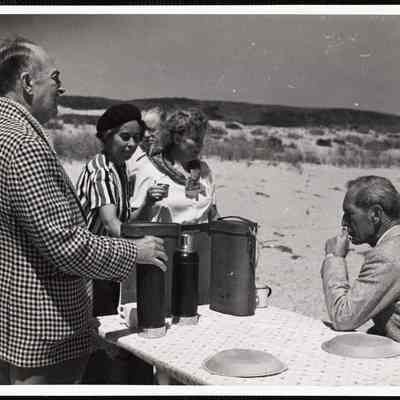 Siasconset clam bake Floyd Waggaman - in checked coat