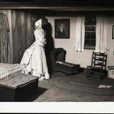 Fairbanks House, Dedham, Mass bedroom - (1636)