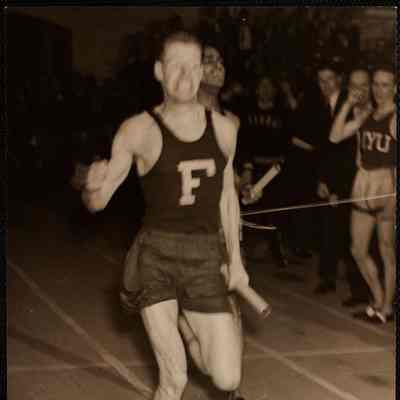 Wallace of Fordham beating Jim Herbert in the one mile relay.