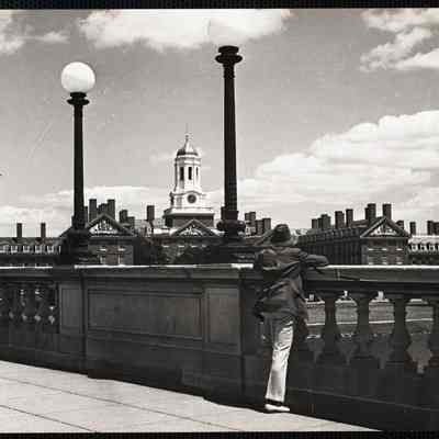 Harvard Weeks Bridge