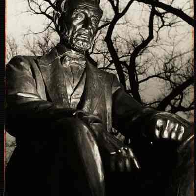 Lincoln - statue