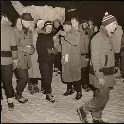 Judge McLelland Barclay picking out Dorothy Gardner who was later chosen Queen