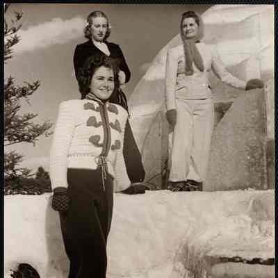 In front - Polly Mann, Chyenne, WY. Back L to R: Sunny Conlin, Omaha, Nebraska. Eleanor Crowchett, Hopedale, Massachusetts