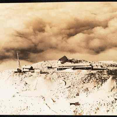 Mt. Washington observatory - looking west