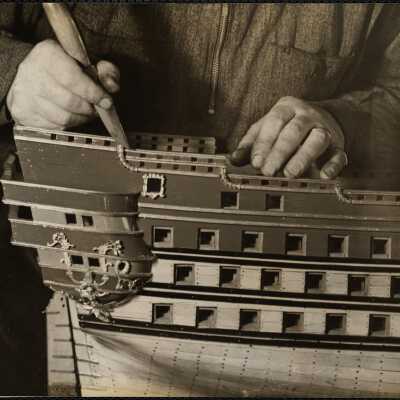 3 ft - scale model of Fredericus Quartus