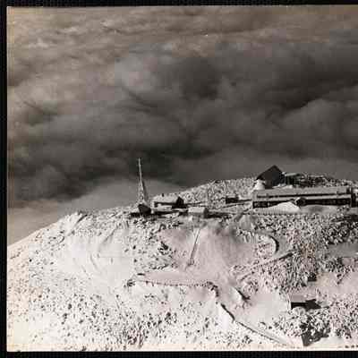 Mt. Washington observatory - looking west