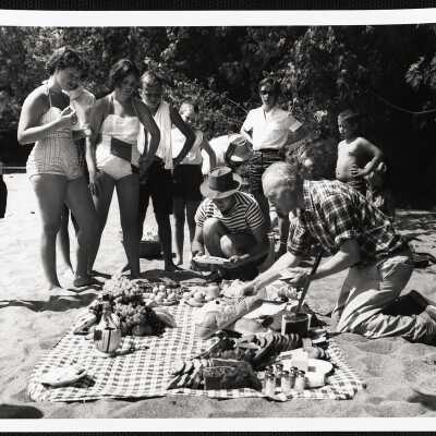 Beach picnic on Saco River, Maine. Guests of Severance Lodge