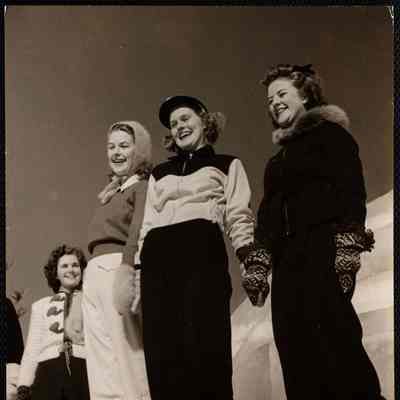 L to R: Polly Mann, Cheyenne, WY; Annamae Schoonover, Seattle, Washington; The Queen; Betty Hearn, Boston, Massachusetts