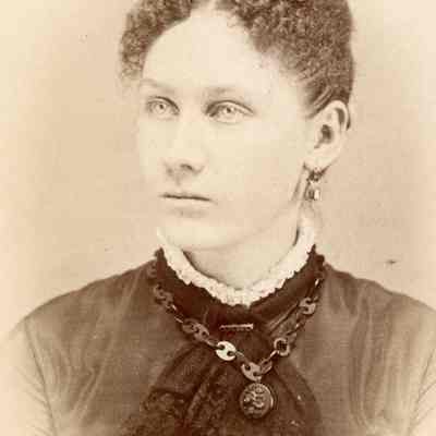 Lizzie Derby Brown