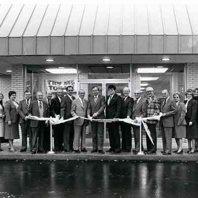 Wayne Bank. Photography by Lothar E. Konietzko. Ribbon cutting for new building
