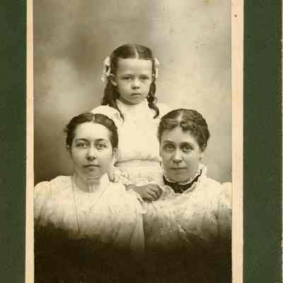 Carrie Bernice Cady, Ella Myrtle Cady and Viola Cady