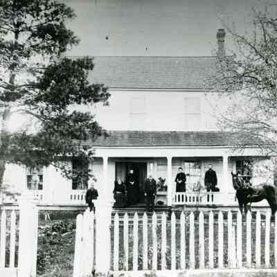 Lathers Family Home. Susan (Mother), Sara Heywood, Robert (father), Elizabeth, Samuel and Robert (with Horse) Lathers.