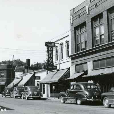 1940s. Hoops block at right