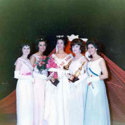 Miss Wayne 1966 and Other Contestants