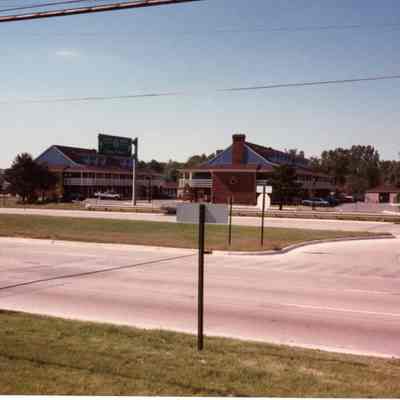 40500 Michigan - New Country Hearth Motel