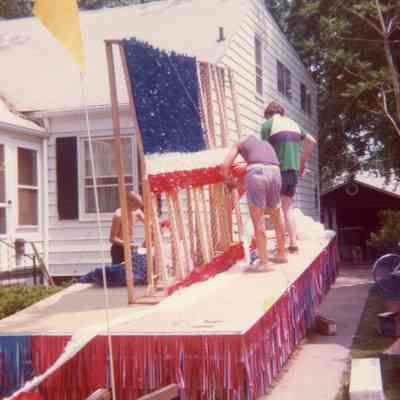 Bicentennial Committee float