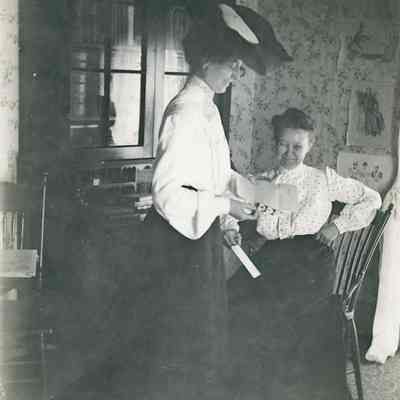 Left: Isabelle Hosie? Right: Ida Collar