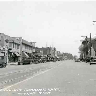 Pre 1936. Looking East down Michigan. Kolarovs Shoe repair, The Tavern, Hotel, Wayne Theater