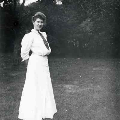 Maude Warner in about 1905.