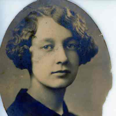 Lorene Steina graduated from Wayne High in 1928.