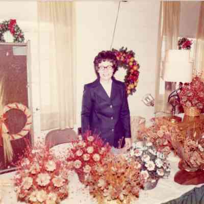 Margaret Ogden of Wayne Garden Club in Green's Market in 1972.