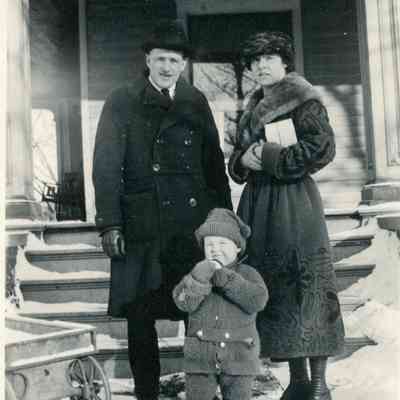 Ventry, Lois and James Hisey