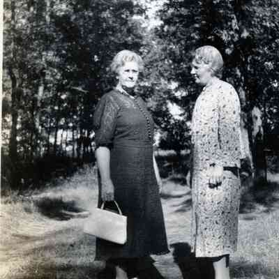 1937