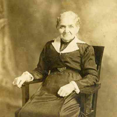 Mrs. Anna S. Knight at age 71 years old in Dec. of 1915.