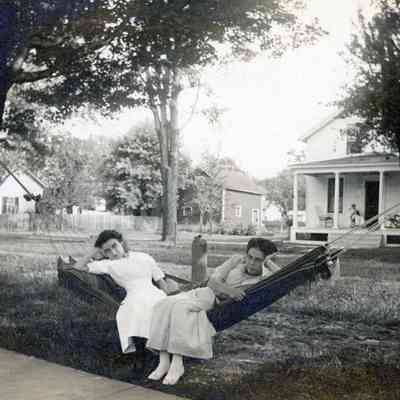 Annabell Erwin and Ellen Martin on Aug. 21, 1912.