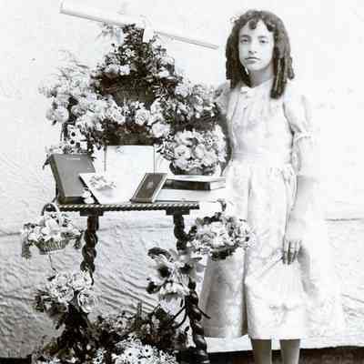 Louise Stellwagen Harper, daughter of Isabel and Goerge H. Stellwagen and sister of Isabel and Florence.