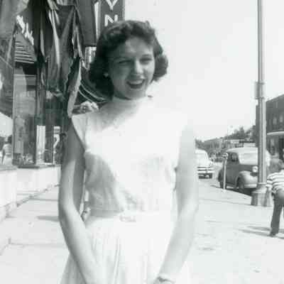 Velma Nothnagel '52'