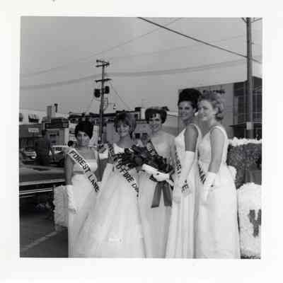 Miss Wayne 1967 Contestants at Homecoming