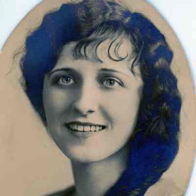 Helen Simroh graduation photo from Wayne High in 1928.