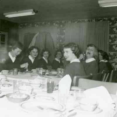 Shirley Hickey, Patti Bingel, Sarah Chamberlain, Marlene Bickel, Alice Nidrie and Joan Worden at the banquet.