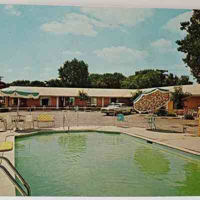26040 Michigan - Kings Arms Motel