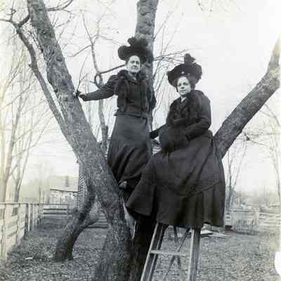 Kate Varney and Daisy Lee