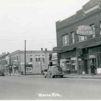 Michigan Avenue looking West towards Wayne road. 1940s.