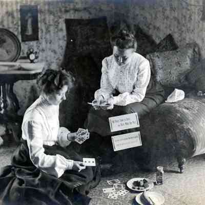 This photo goes along with a diary entry of Floy Warner's on Nov. 1916, "Whistle Why you wait."