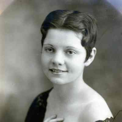 Marion Richards at age 16. Mother of Wallace, Herbert, Harper and Miller. She was b. on 8/20/1916 and d.on 08/13/1993.