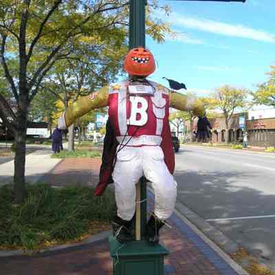 2011 Michigan Avenue Scarecrow Contest