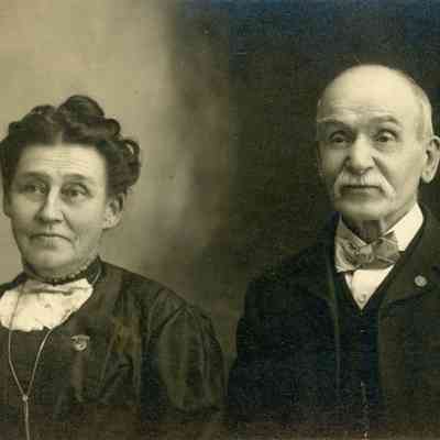 Mrs. and Mr. John Kelland. Lived on S. Wayne Rd, a few houses North of Van Born. Worked in Francisco Market.