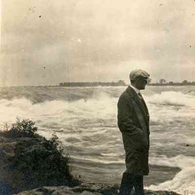 Ventry Hisey on honeymoon trip in 1916 to the Niagara Falls.